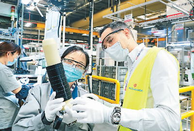 穩(wěn)經(jīng)濟政策紅包再加力 一手抓防疫，一手促發(fā)展